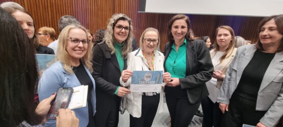 Monte Belo do Sul recebe selo “Município Amigo da Vacina” e certificado prata.